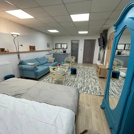 Central Home Apartman *